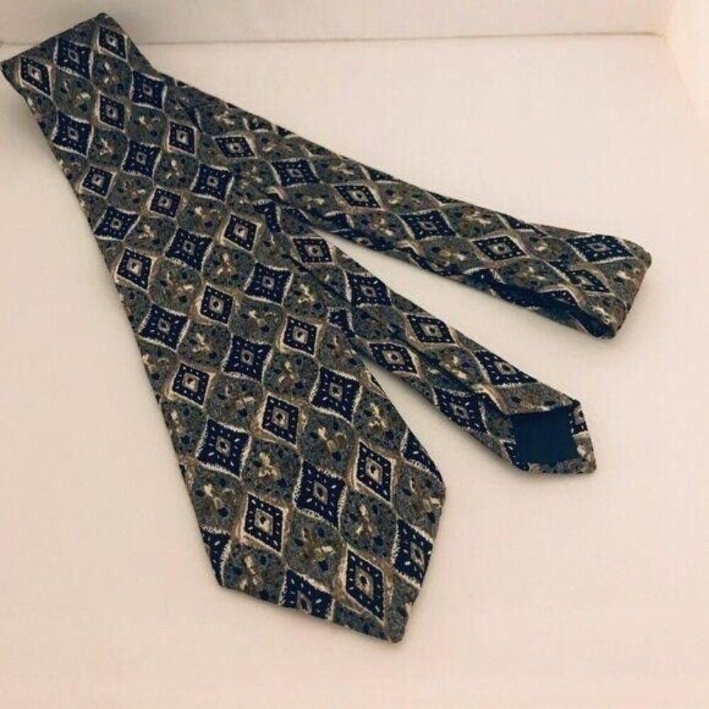 #1698 MICHAEL JAMES VTG DIAMOND GREEN NECKTIE 48 IN X 3 IN